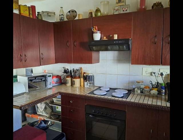 2 BEDROOM TOWNHOUSE FOR SALE IN ELANDSHAVEN